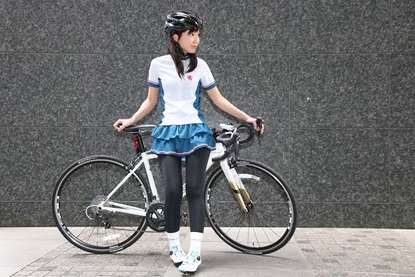自転車 乗る 時 の 服装